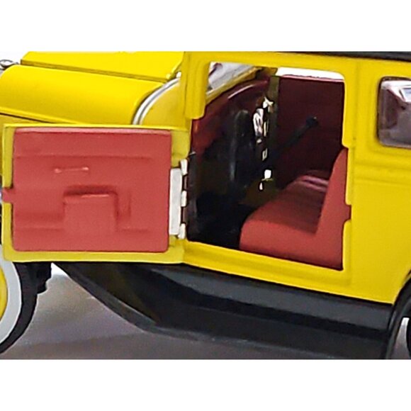 1930 Ford Crown Victoria 1:32 Diecast Car  ARKO Black & Yellow - Picture 11 of 14